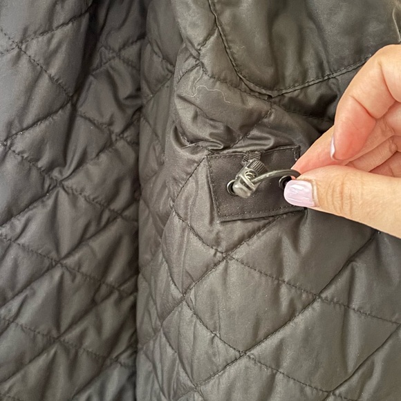 The North Face Black Quilted Jacket - Picture 7 of 10